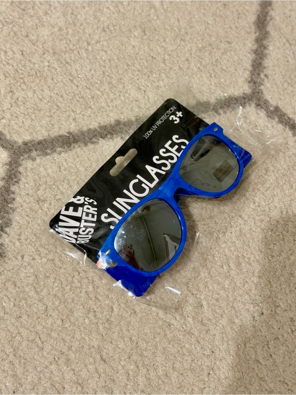 dave & buster’s blue sunglasses 100% uv protection, brand new